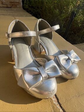 Nordstrom Silver Mary Jane Bow Dress Shoes for Kids